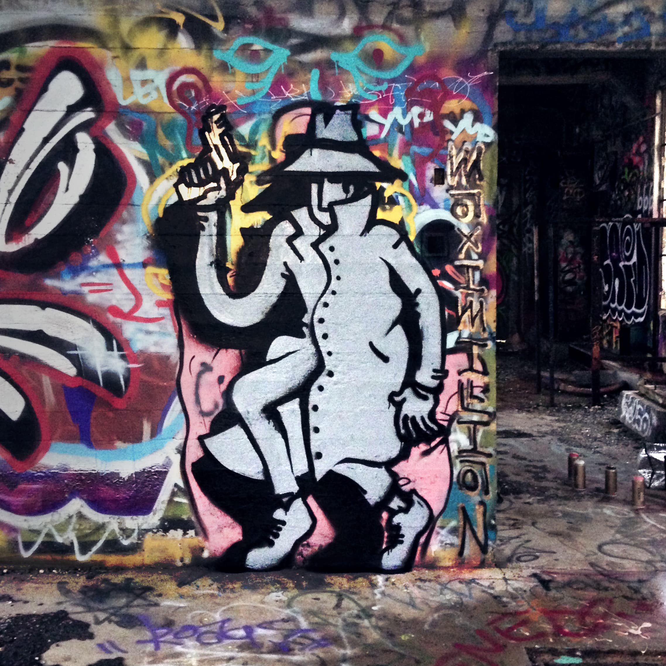 sneak street art painting by Maximillian Piras